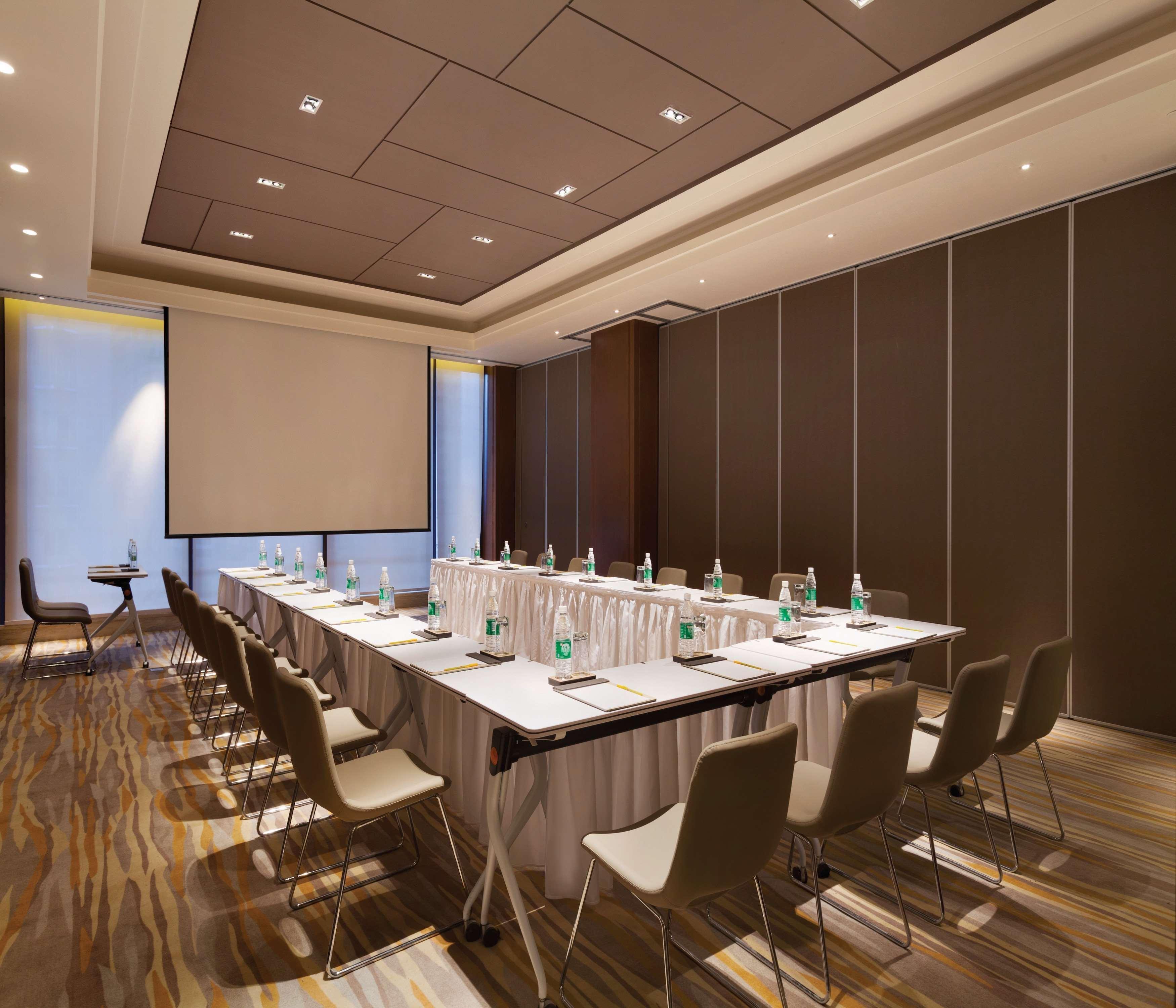 Hilton Garden Inn Дандонг Екстериор снимка
