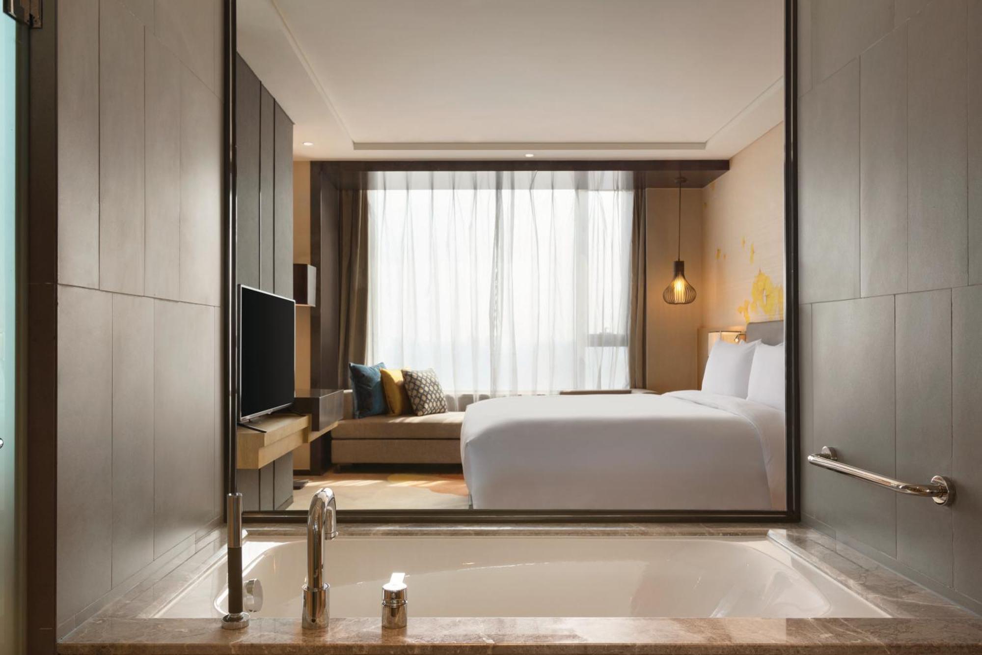Hilton Garden Inn Дандонг Екстериор снимка